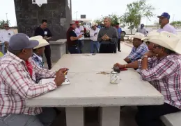 Resolverán problemática de vivienda y agua en Loma de Guamúchil