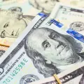 Precio del dólar hoy viernes 27 de junio: El peso se beneficia por recientes decisiones de política monetaria 