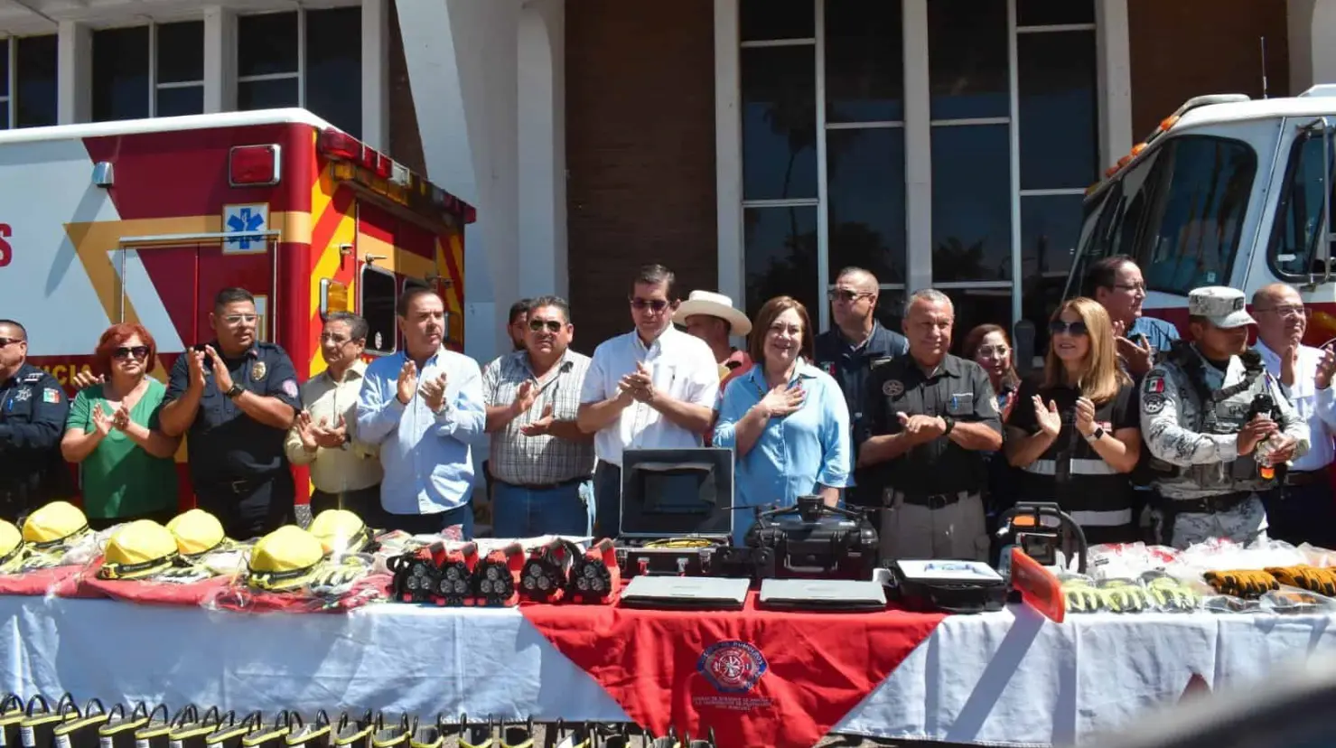 Equipan a Bomberos con nuevas unidades
