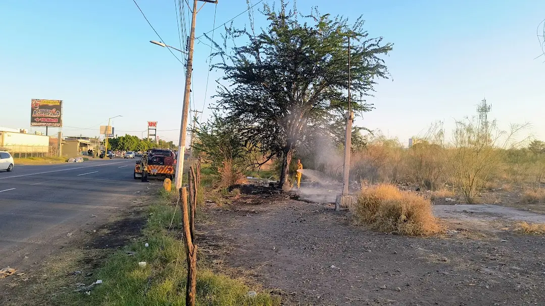 Bomberos de Cajeme controlan incendio en terreno baldío