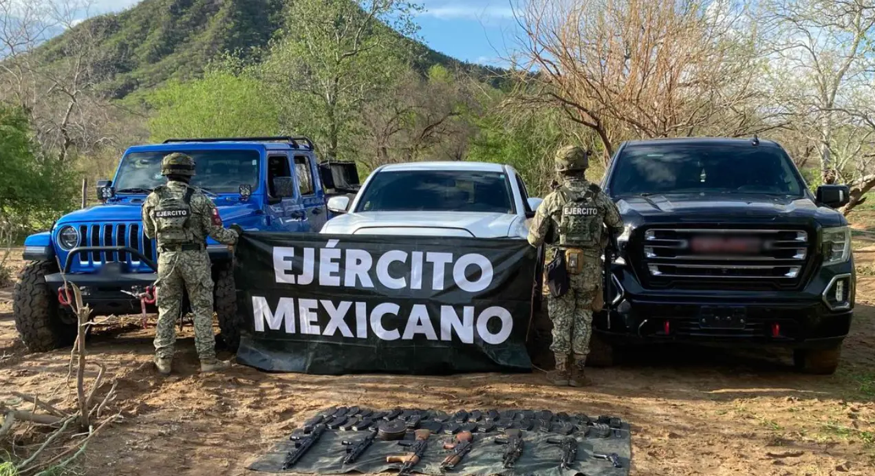 Decomisan armamento y vehículos en Álamos