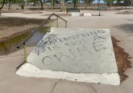 Vandalismo da mal aspecto a galería del arte en la Laguna de Náinari