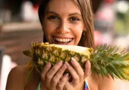 5 frutas que debes consumir en verano para mantenerte hidratado