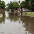 Lluvias inundan calles de la colonia Benito Juárez en Cajeme; iniciarán obras este año