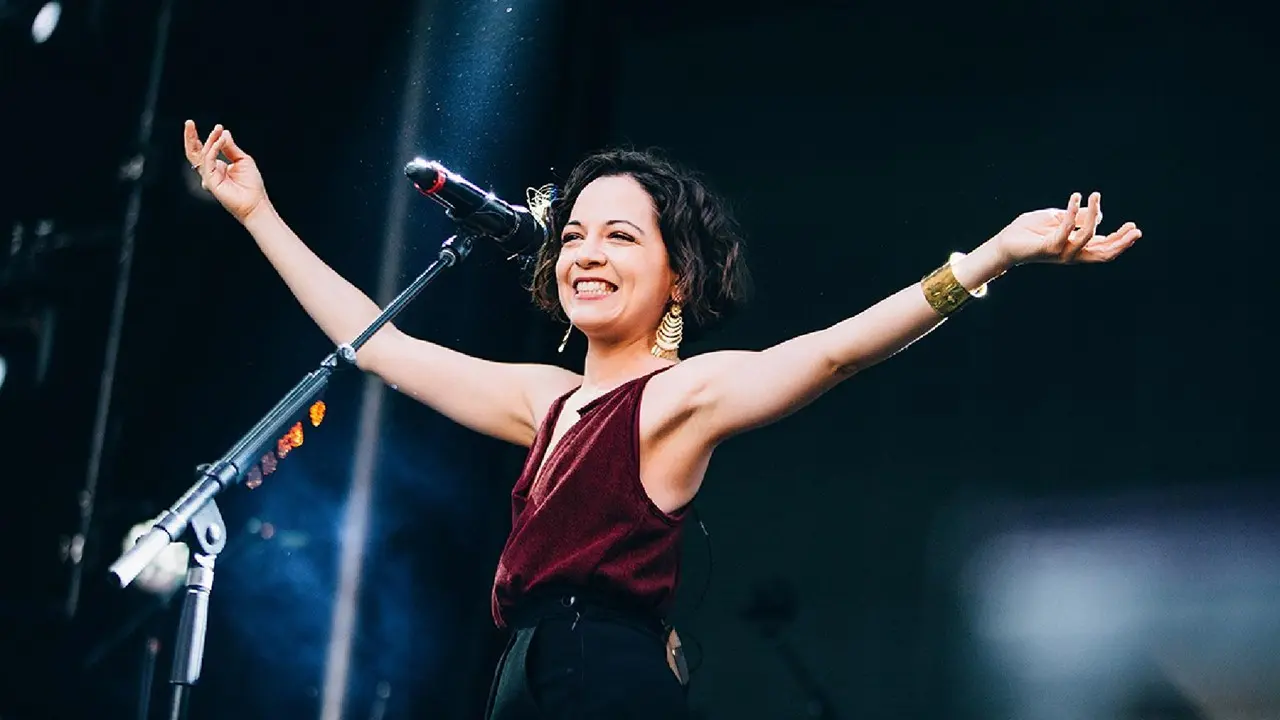 Natalia Lafourcade revela embarazo y pospone gira
