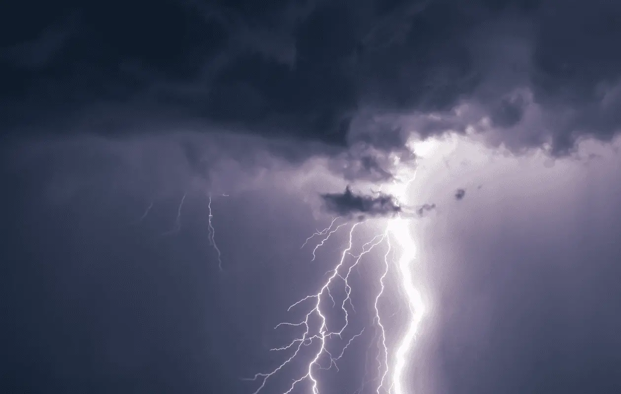 Las tormentas eléctricas vienen acompañadas de estruendos que en ocasiones alarman a las personas.