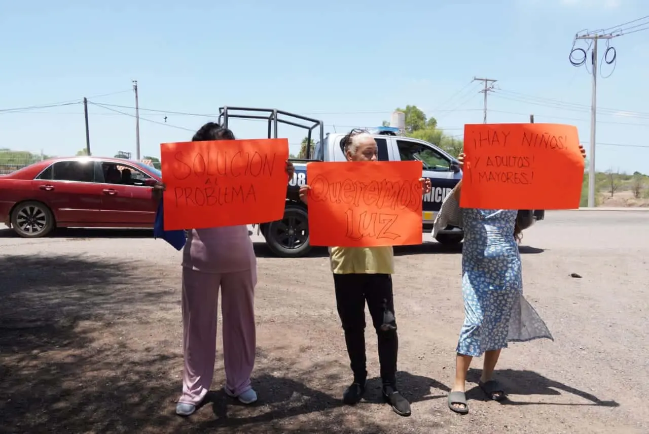 Tras manifestación de vecinos en Campo 2, CFE restaura el servicio de la luz