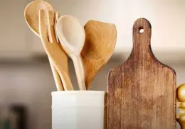 Esta es la razón por la que debes usar palitas de madera para tus sartenes ¿Qué pasa si no lo hago así?