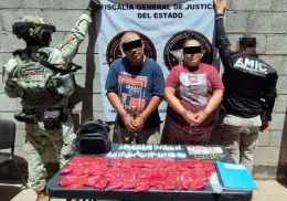 Durante cateo en Hermosillo, detienen a pareja y aseguran droga
