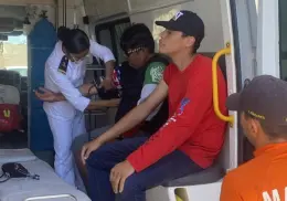Marina de Puerto Peñasco rescata a 2 pescadores arrastrados por oleaje en Bahía La Choya