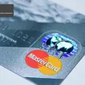 Si no quieres tener al SAT encima, evita usar estos conceptos en transferencias bancarias