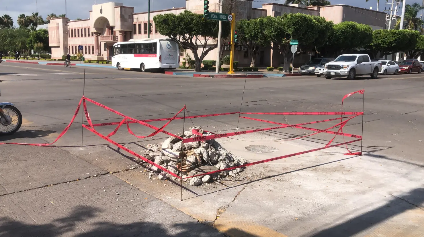 Oomapas de Cajeme blinda alcantarillas abiertas