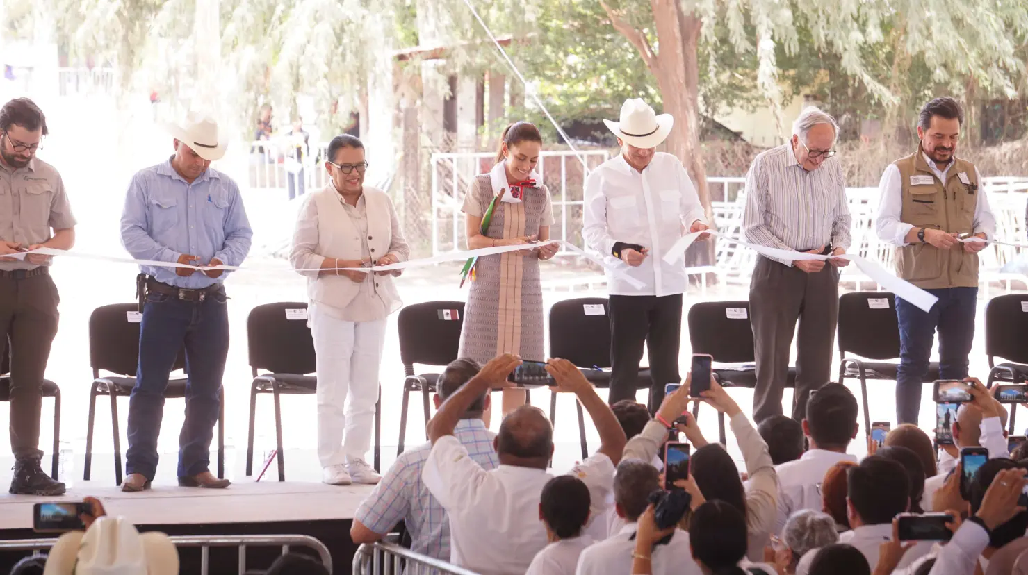 Entrega Sheinbaum hospital IMSS Bienestar en Vícam