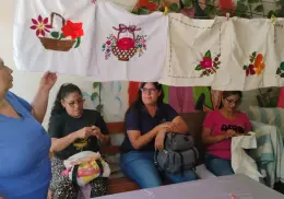 Mujeres de Cócorit quieren emprender a través del bordado