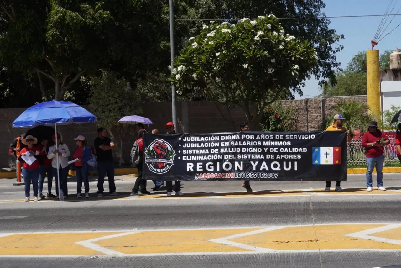 Maestros de Sonora buscan reunión con funcionarios federales