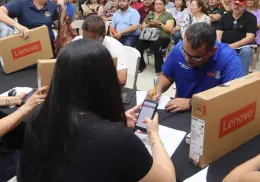 Entrega de computadoras en Sonora, avance para maestros