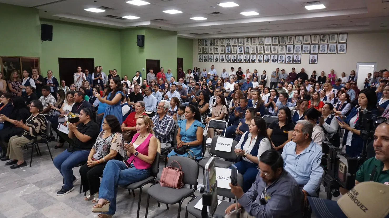 Empleados de Cajeme piden mejores sueldos y servicio médico eficiente
