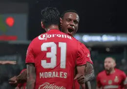 Toluca remonta y gana 4-2 a Santos en Torreón con dobletes de Helinho y Robert Morales