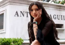 Tunden a Ángela Aguilar por “pobre” donativo a los migrantes; esto aportará