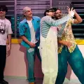 VIDEO|Ricky Martin y su hijo Santino disfrutan concierto de Bad Bunny desde el escenario en Puerto Rico