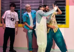 VIDEO|Ricky Martin y su hijo Santino disfrutan concierto de Bad Bunny desde el escenario en Puerto Rico