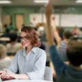 SEP oferta licenciatura en línea en Educación Primaria; fechas de inscripción y requisitos