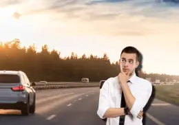 Evita riesgos; así puedes saber si un auto te sigue en la carretera