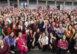 Sheinbaum da banderazo a Red Nacional de Abogadas de las Mujeres