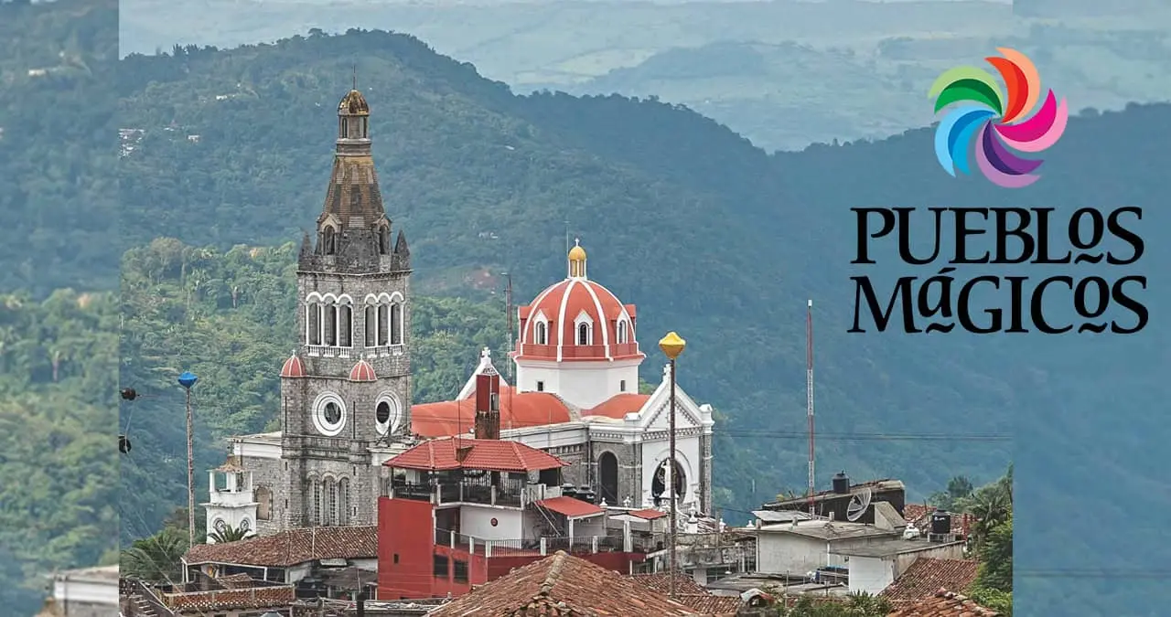 Escápate a este Pueblo Mágico de Puebla, rodeado de niebla, cafetales y helechos gigantes