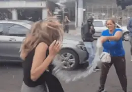 VIDEO | Agreden a Lady Racista tras audiencia en la CDMX
