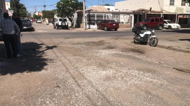 Vecinos de la colonia Miravalle piden que se reparen calles: Están intransitables