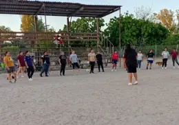 Ayuntamiento de Empalme lleva clínicas de sóftbol al ejido San Fernando