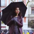 ¿Cuáles son los mejores tonos de labial que se pueden usar durante días lluviosos?