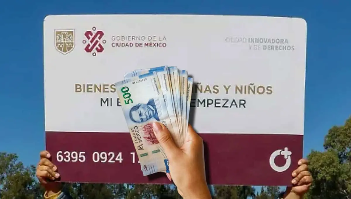 Alumnos que pueden obtener mil 800 pesos de Mi Beca para Empezar. Foto: Original