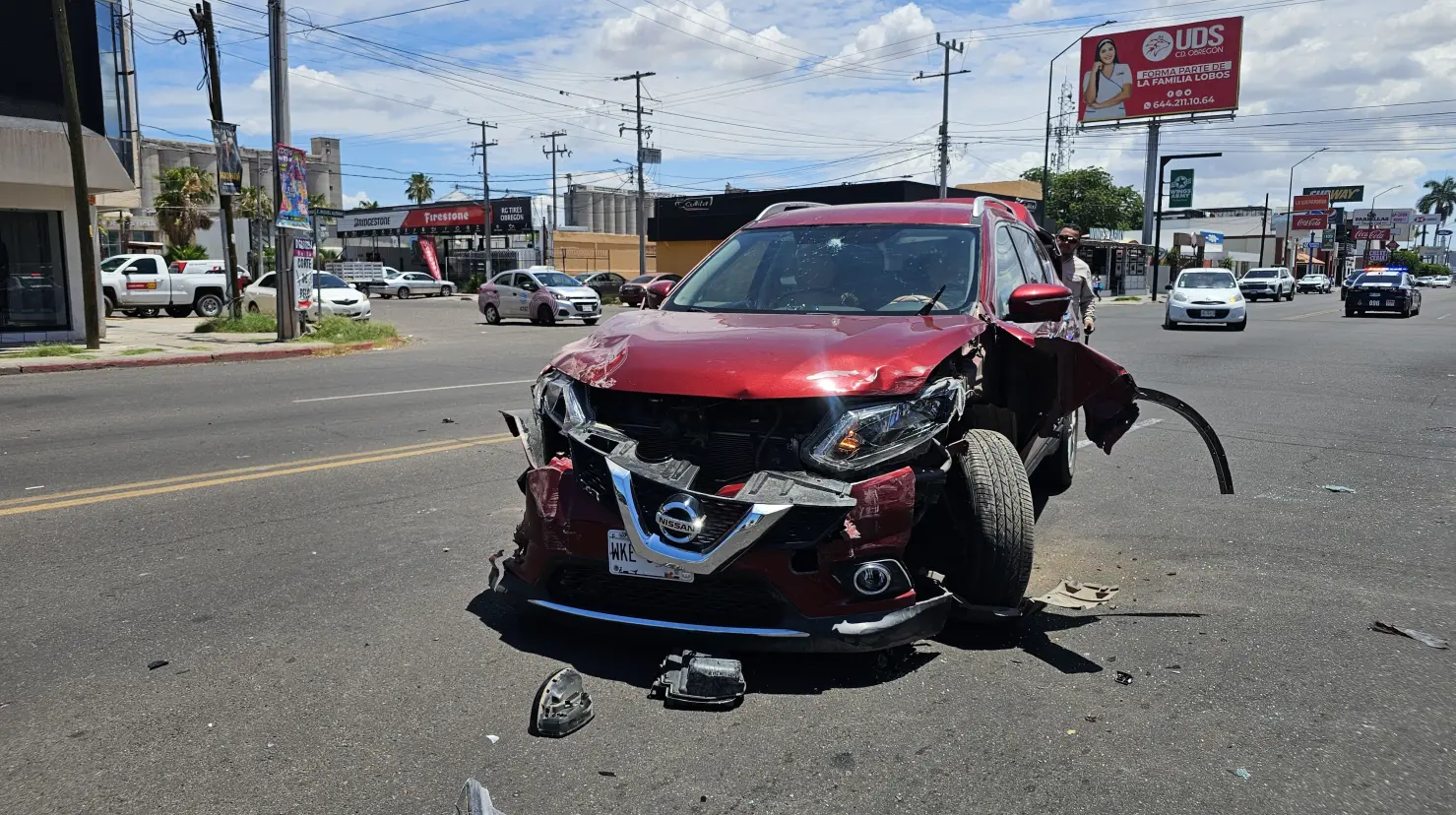Aparatoso accidente en la Miguel Alemán, al norte de Ciudad Obregón