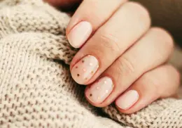 Nail art: 5 diseños de uñas con lunares que ofrecen un estilo elegante y super chic