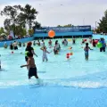 ¿Cuánto riesgo de gérmenes hay en las albercas públicas?