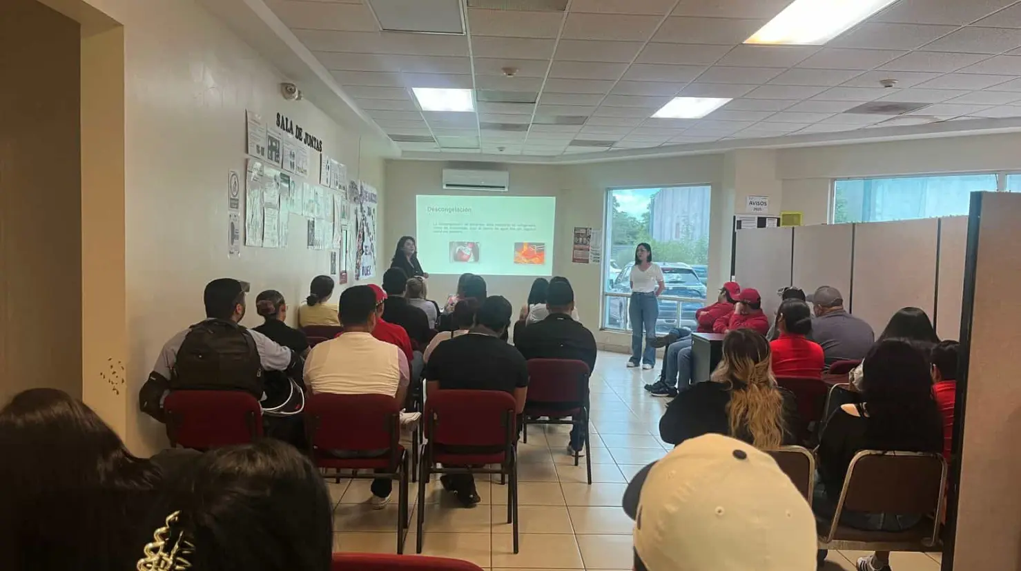 Imparte Coesprison 39 cursos a vendedores de alimentos en Cajeme