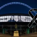 Tragedia en concierto de Oasis: Muere un fan tras caer desde las gradas en Wembley