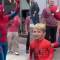VIDEO | Tom Holland comparte momentos con sus fans tras rodaje de Spider-Man: Brand New Day