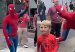 VIDEO | Tom Holland comparte momentos con sus fans tras rodaje de Spider-Man: Brand New Day
