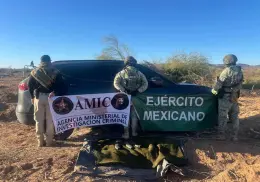 Aseguran vehículo robado y cargadores en Sonoyta