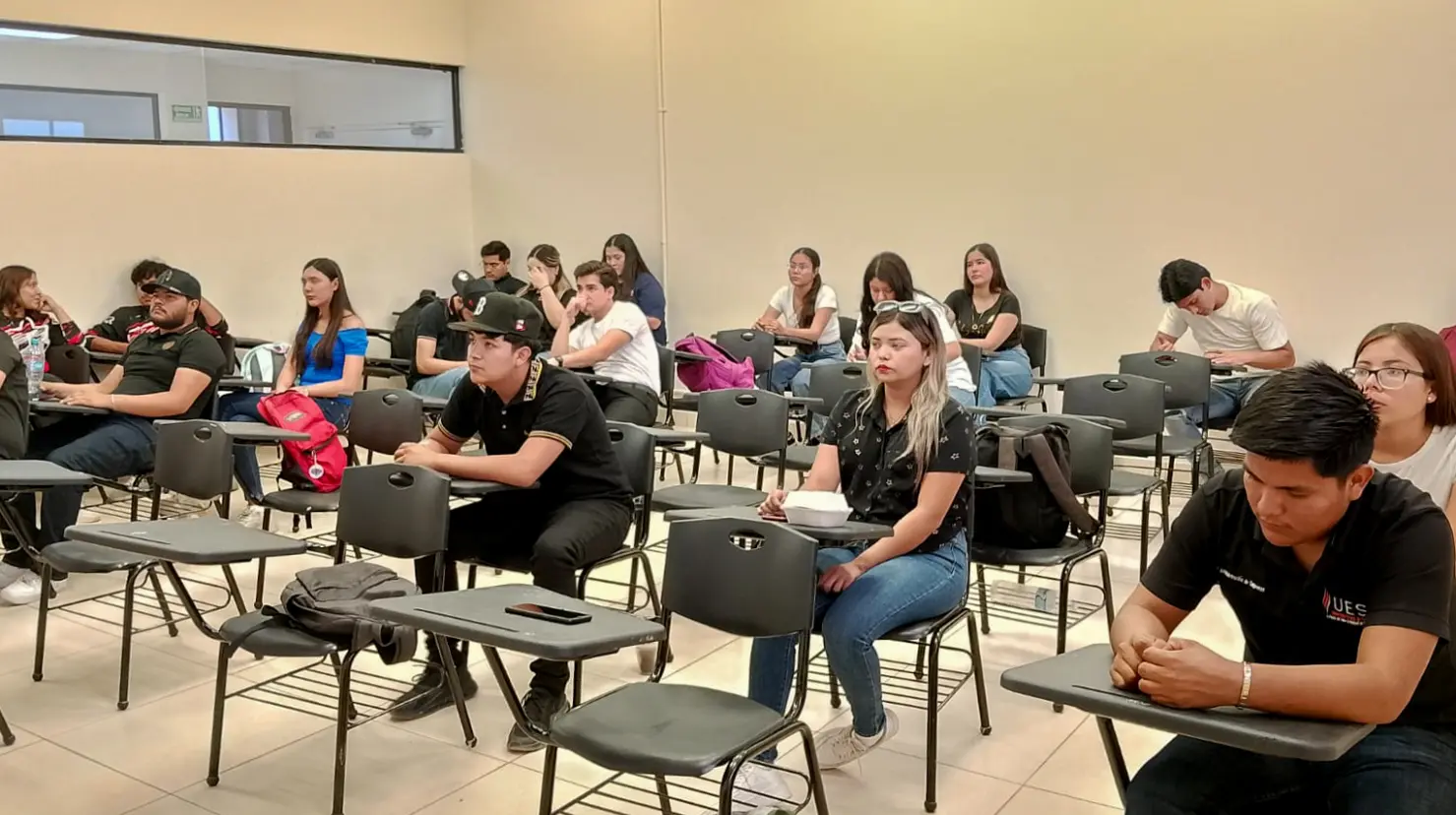 ATENCIÓNRealiza el registro ingresando a https://becasycredito.sonora.gob.mx/Para dudas puedes llamar a los teléfonos:Cajeme: 644 410 63 00Hermosillo: 662 289 87 00Nogales: 631 209 94 76.