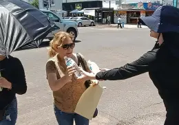 Por el calor, Protección Civil instala punto de hidratación en Cajeme