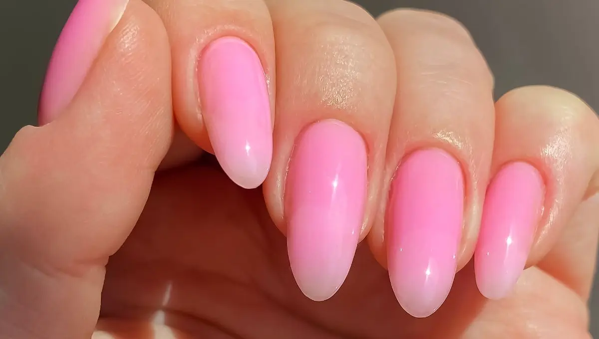 Descubre esta manicura en tendencia / Canva