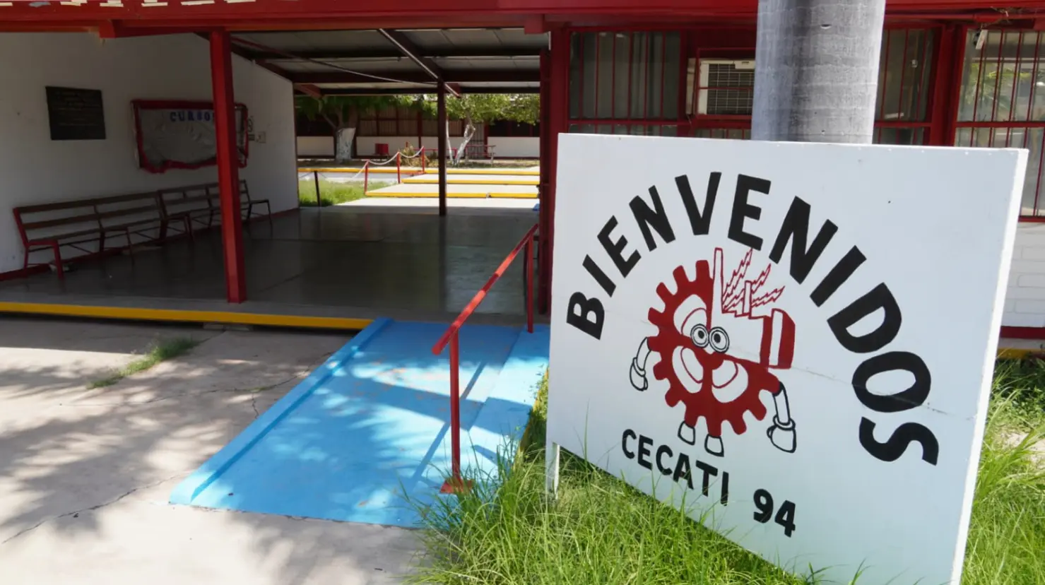 Cecati Obregón acerca Inglés a la comunidad cajemense