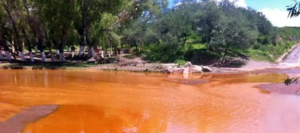 La Cuenca del Río Sonora abarca una superficie de 28 mil 950 km² y se extiende desde la región norte hasta Hermosillo en el centro, en total incluye un total 27 municipios para el abastecimiento de agua y el desarrollo económico de la región