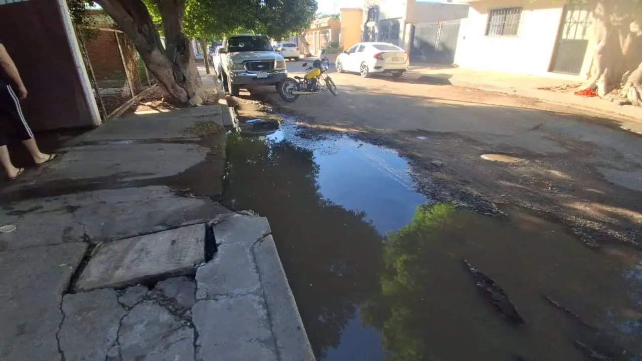 Vecinos de Cortinas dal ultimátum para reparar drenajes; cerrarían calles 