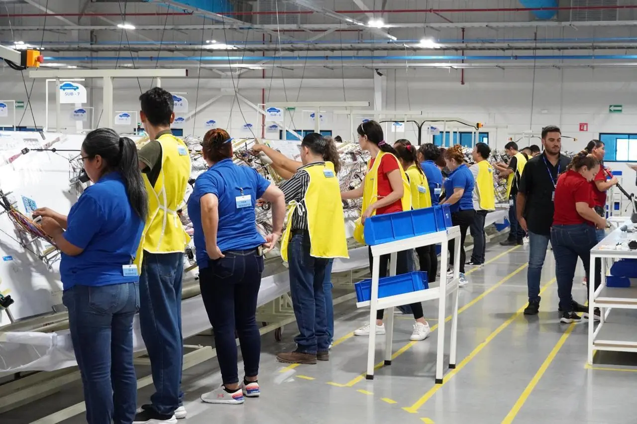 Los trabajadores de la industria maquiladora se mantenido capacitados en las áreas de la tecnología
