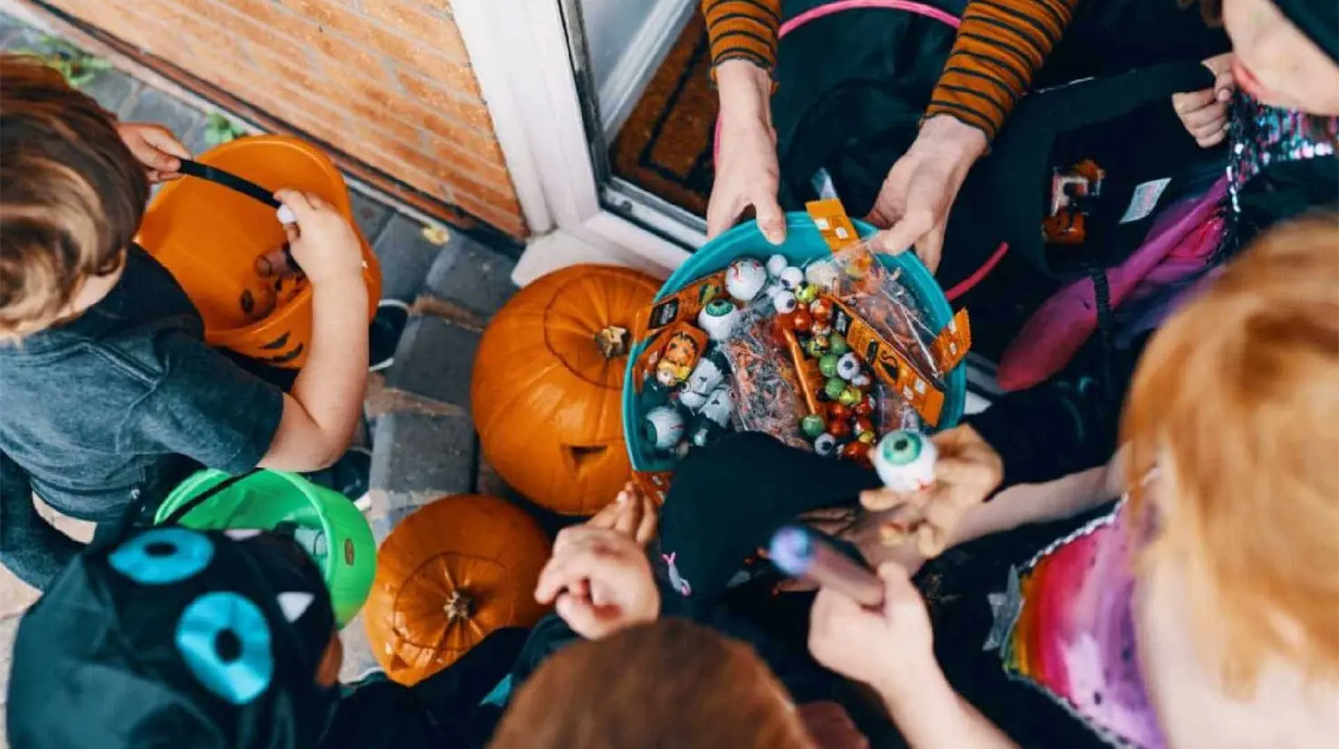 ¿Cuáles son los mejores dulces y menos dañinos para los dientes de los niños en Halloween?